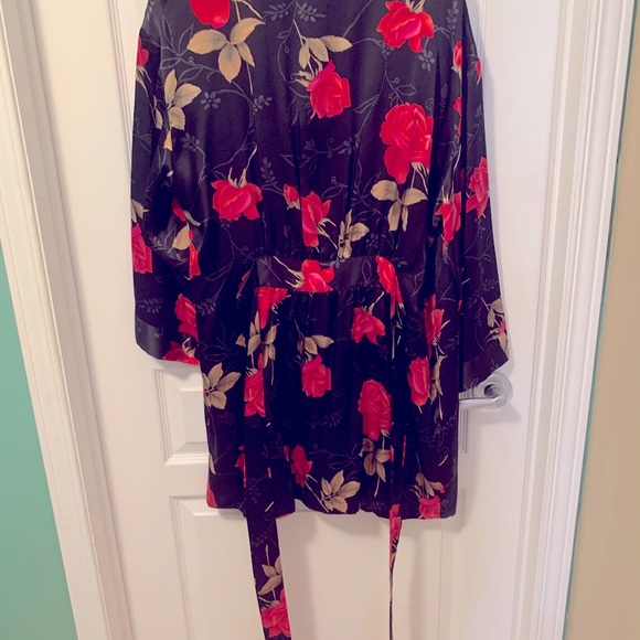 VS matching slip and robe - Picture 8 of 9